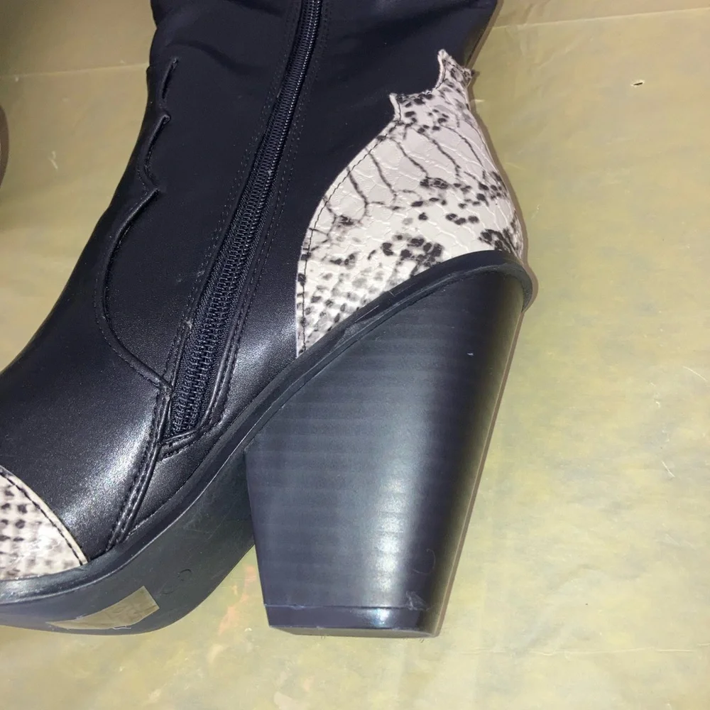 Ciaodea size 40 (9.5) faux high boots